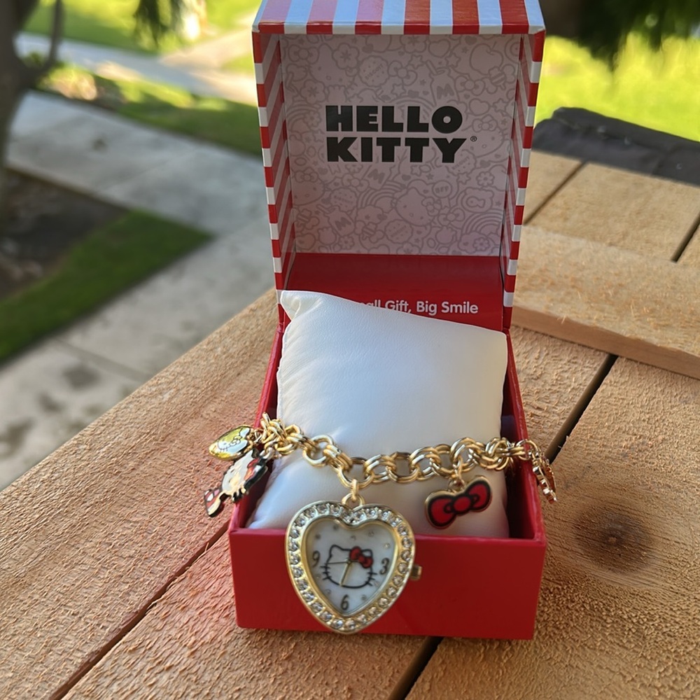 Hello Kitty Gold Chain Link Charms Bracelet Watch - Picture 4 of 14